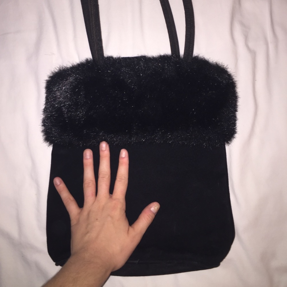 Faux-fur vintage bucket bag - Picture 2 of 6
